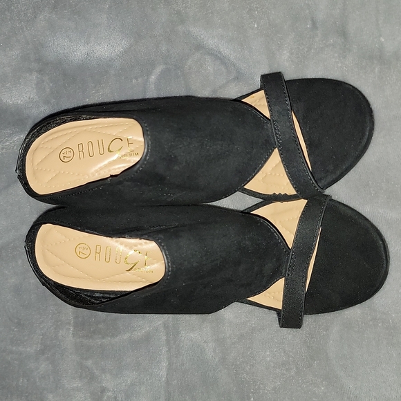 ❤️🔥👠❤️🔥 Rogue Assymetrical Black Slip On Heel Size: 7.5M👠❤️🔥👠 - Picture 5 of 7